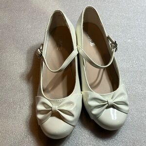 White patent kitten heels for girls
